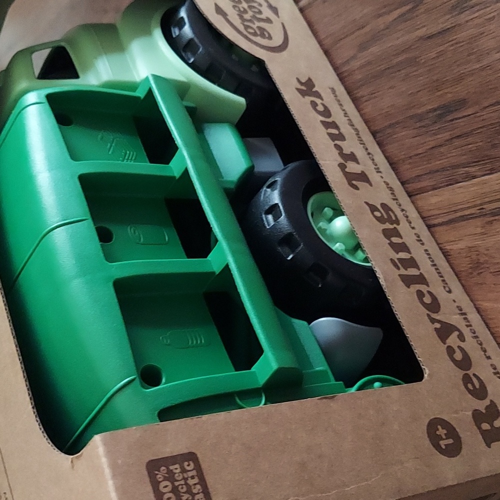 Green Toys Recycling Truck Toy Vehicle and Board Book Set New - Picture 4 of 5
